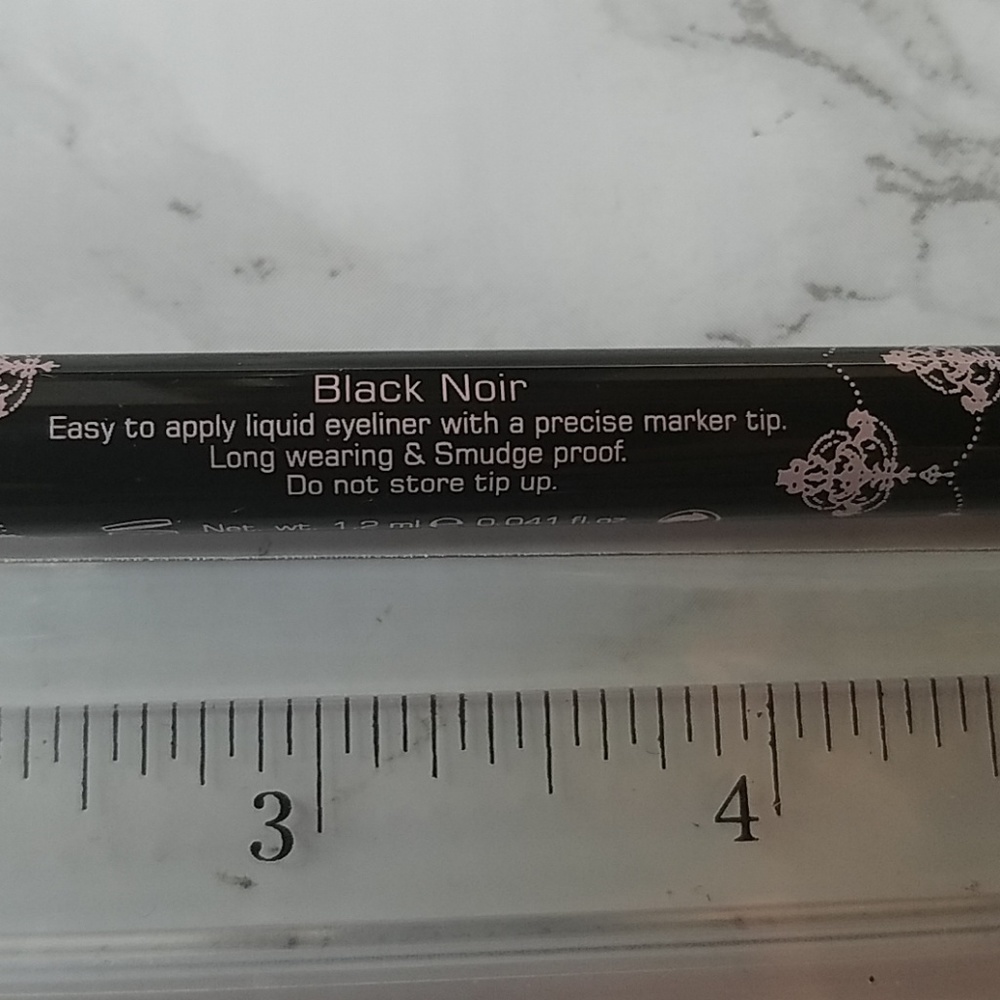 Girlactik black precise eyeliner felt tip marker - Picture 5 of 7